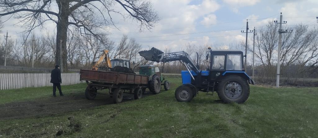 В рамках месячника по благоустройству и наведении санитарного порядка инициативной группой ТОС &quot;Новочигольский&quot; и ТОС &quot;Победа&quot;  совместно с администрацией Новочигольского сельского поселения проведен субботник на кладбище № 3 в с. Новая Чигла.