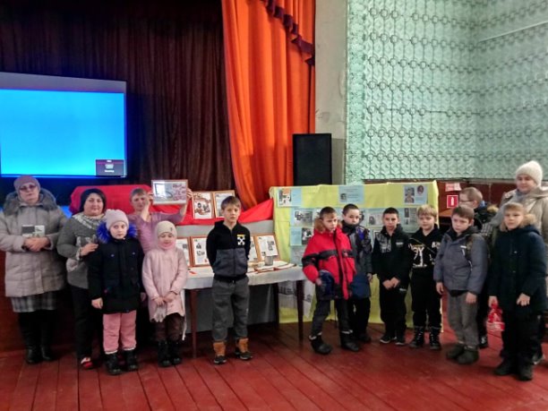 В Новочигольском СДК совместно с Новочигольской сельской библиотекой был проведен литературно-патриотический час: «Ленинградский метроном».